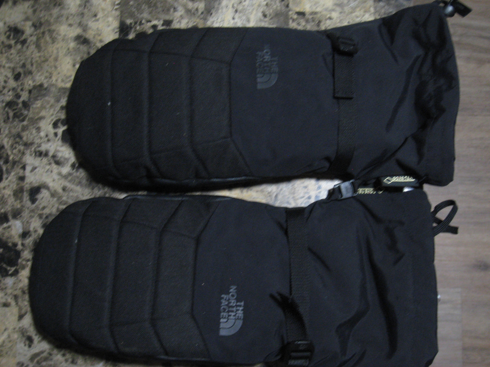 The North Face Black Insulated Mittens Gloves